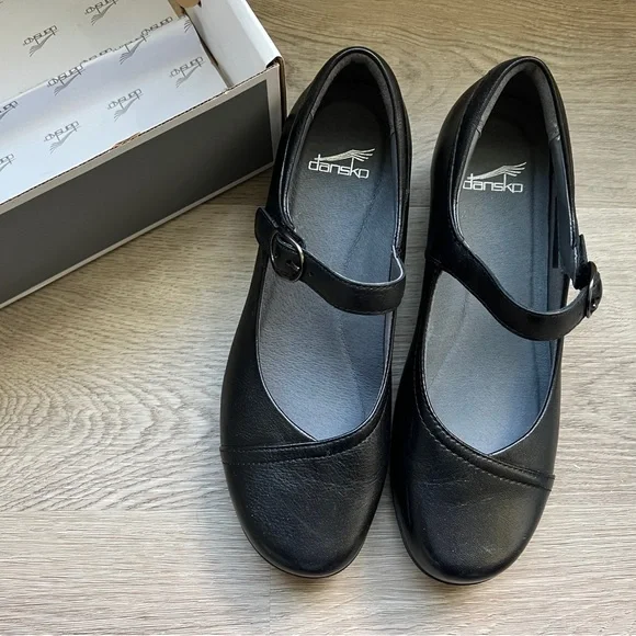Dansko | ‘Fawna’ Black Milled Nappa Mary Janes - Picture 2 of 12